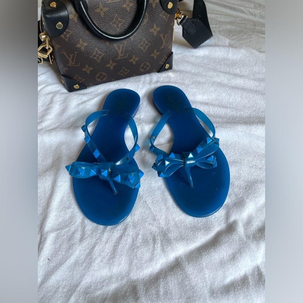 Valentino sandal size 36